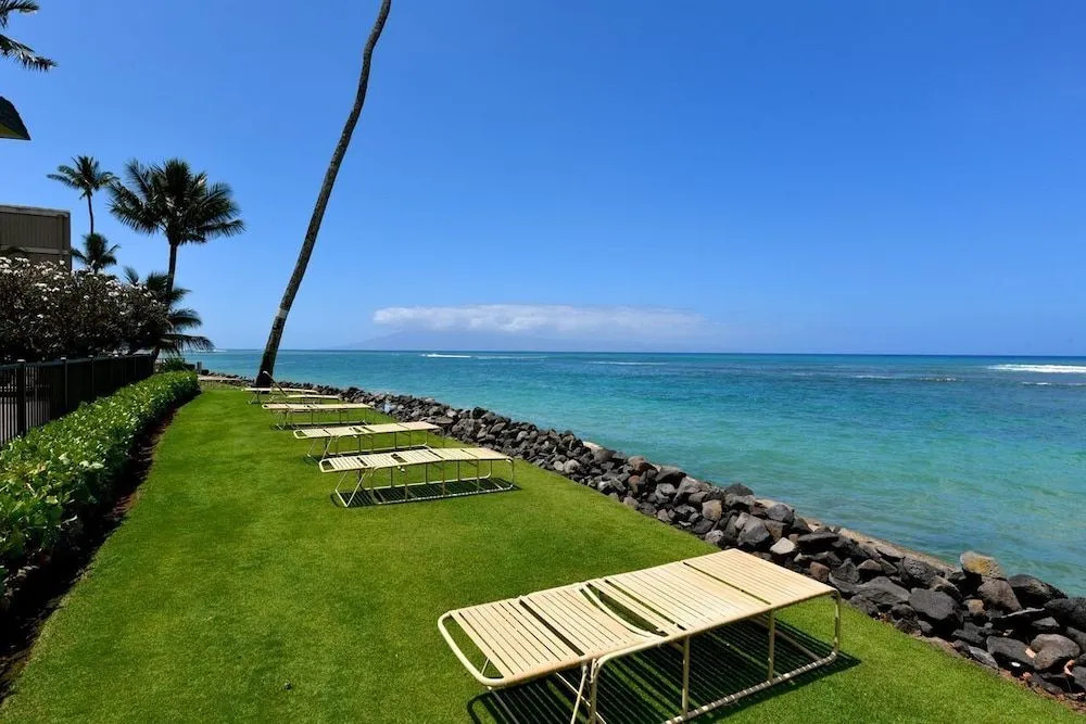 Kahana Reef 303 by RedAwning