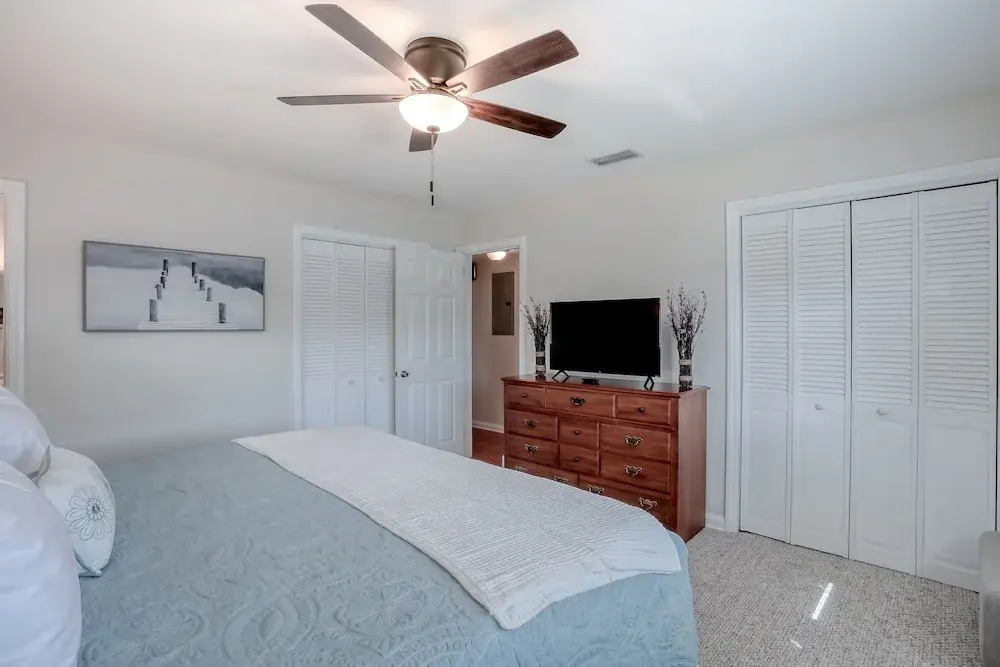 Beachside Snowbird Escape With Fenced Yard & Washer/dryer - Walk to Beach Access