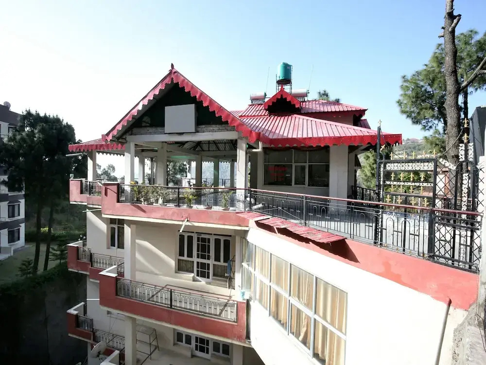 OYO 13428 Home Studios Barogh Valley
