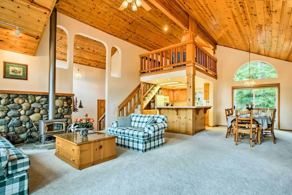 Hot Tub Access, Near Skiing: Tahoe Donner Cabin