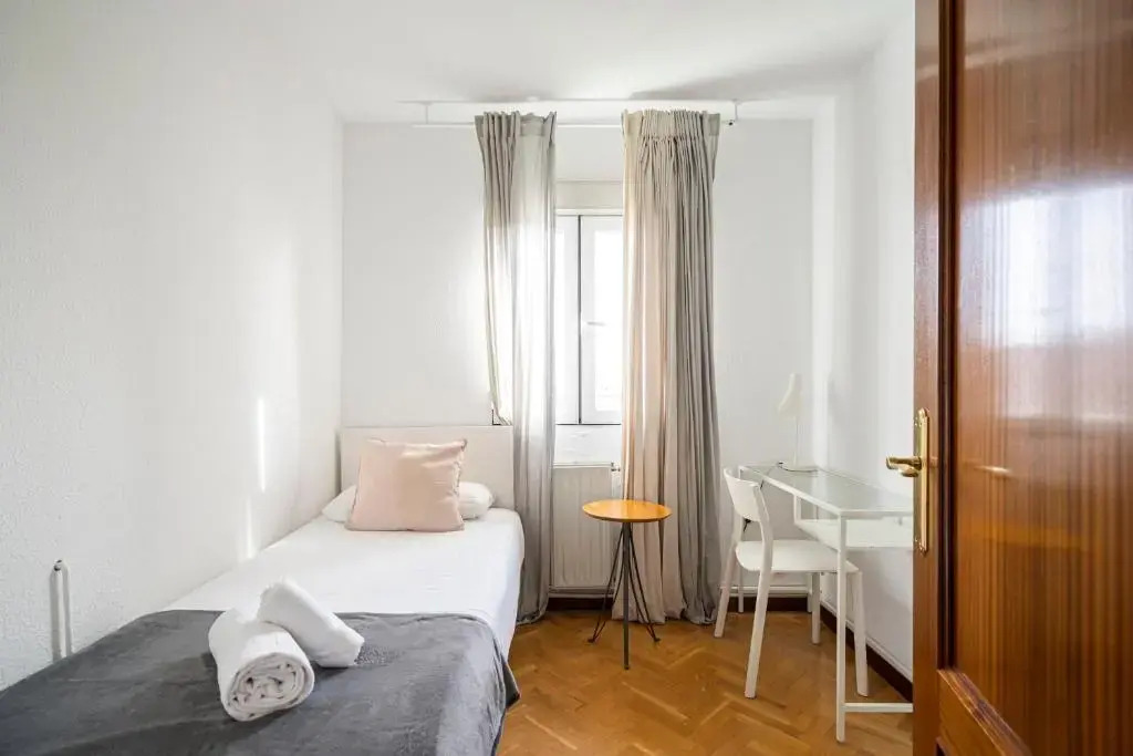 MODERN AND BRIGHT APARTMENT Plaza Elíptica