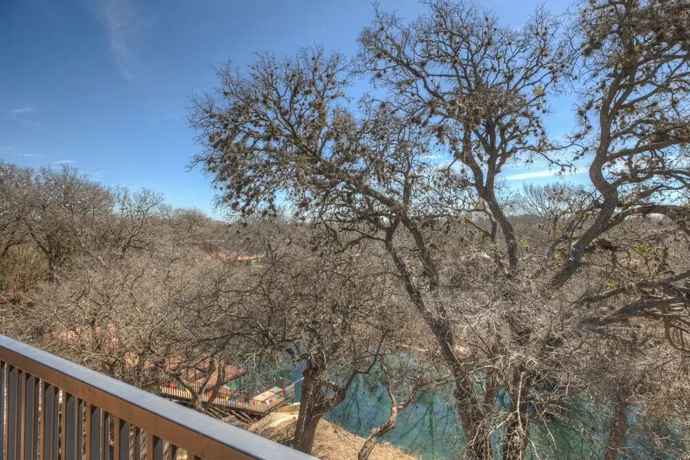 Luxury Riverfront Condo 1 BLK to Schlitterbahn!