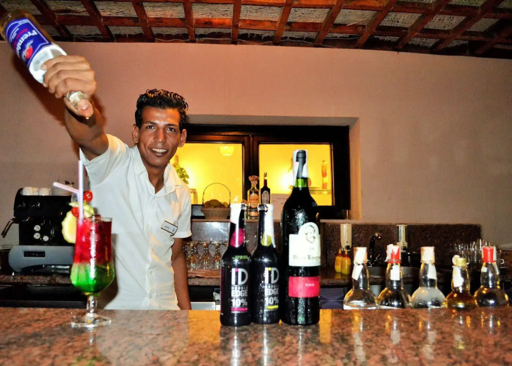 Rohanou Beach Resort