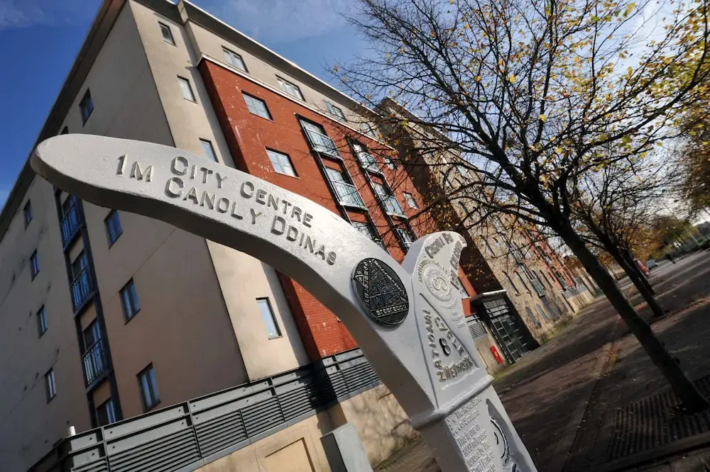 Lloyd George Avenue Apartments Sleeps 3