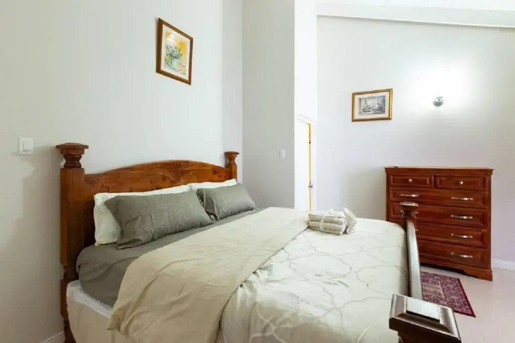 Loft - Sleeps 4 - Parking - Balcony