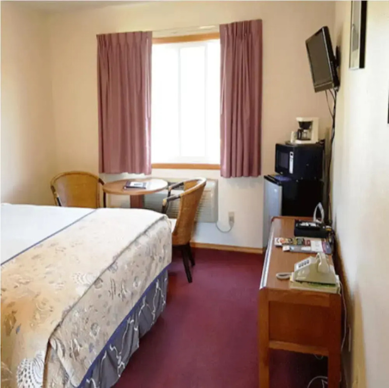 Hillcrest Inn