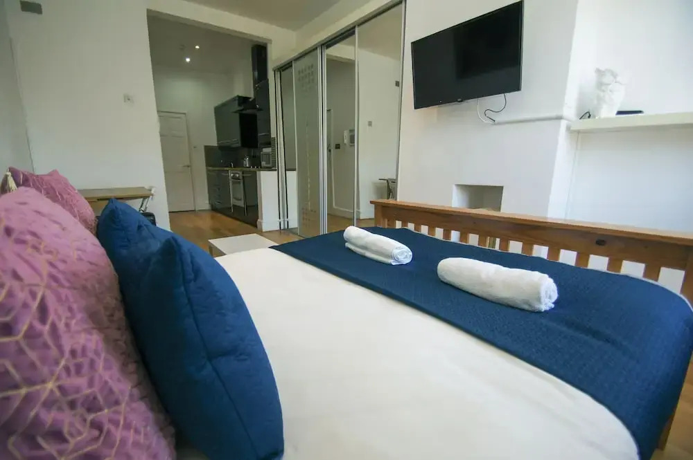 Cambridge Road Studio by Brighton Holiday Lets