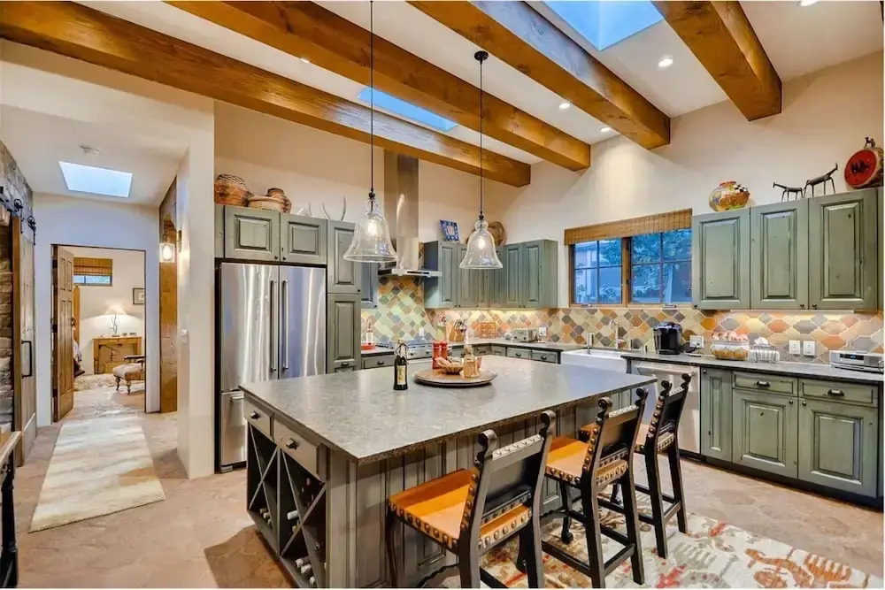Casa Cuervo - Luxury Home With Gorgeous Amenities a Block off Canyon Rd