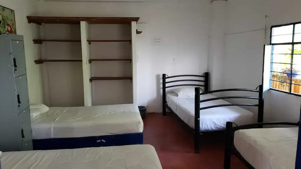 MayFlower Hotel & Hostal