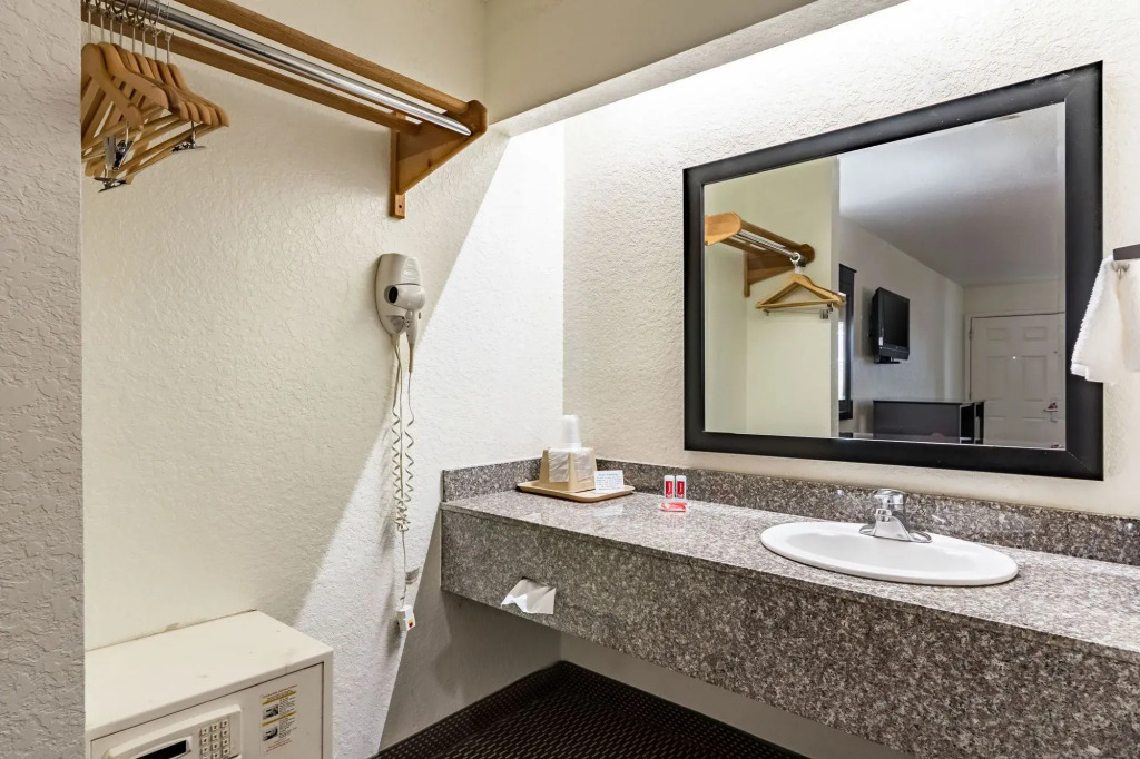 Econo Lodge Near Lackland Air Force Base-SeaWorld