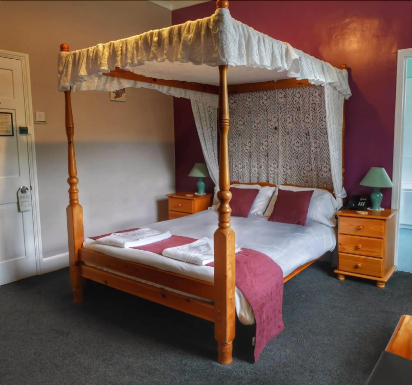 The Fountain Lodge