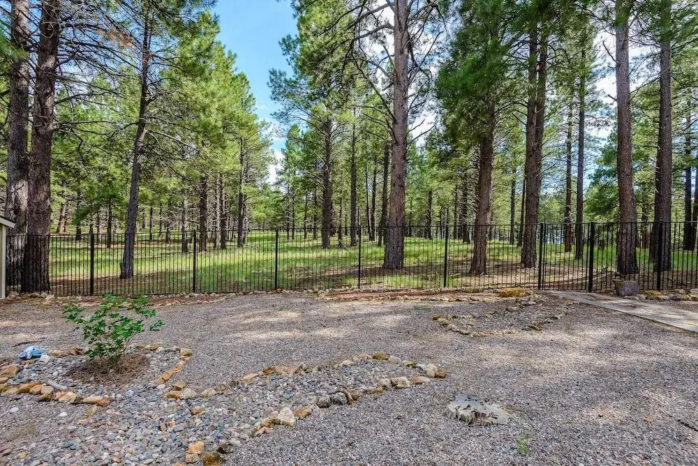 Ponderosa Retreat 4 Bedroom Home by Redawning