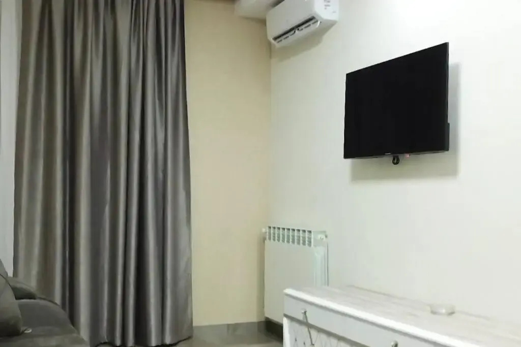 Leo Group BEST SUITE 09-44