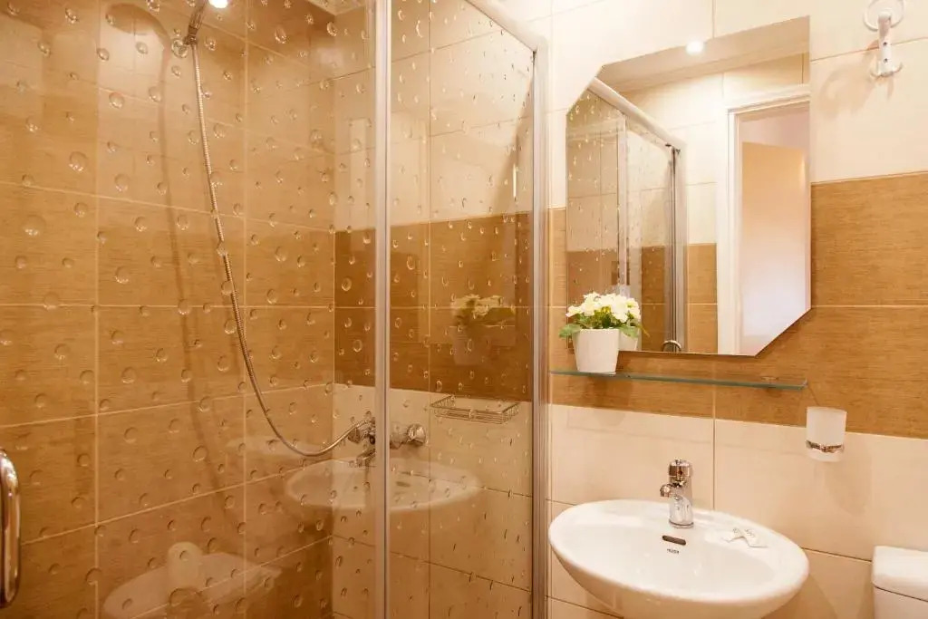 Tasoula Studios & Apartments