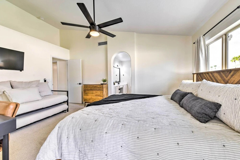 Pool, BBQ & Patio: Gilbert Getaway Near Golfing