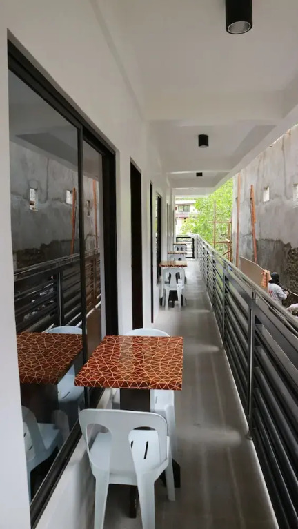 Chelle's Apartelle - Inn