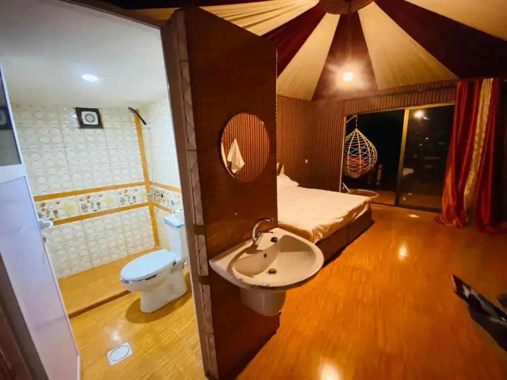Nael Panoramic Camp