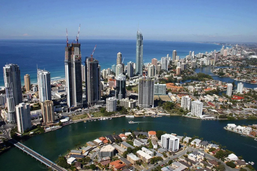 Tiki Hotel Apartments Surfers Paradise