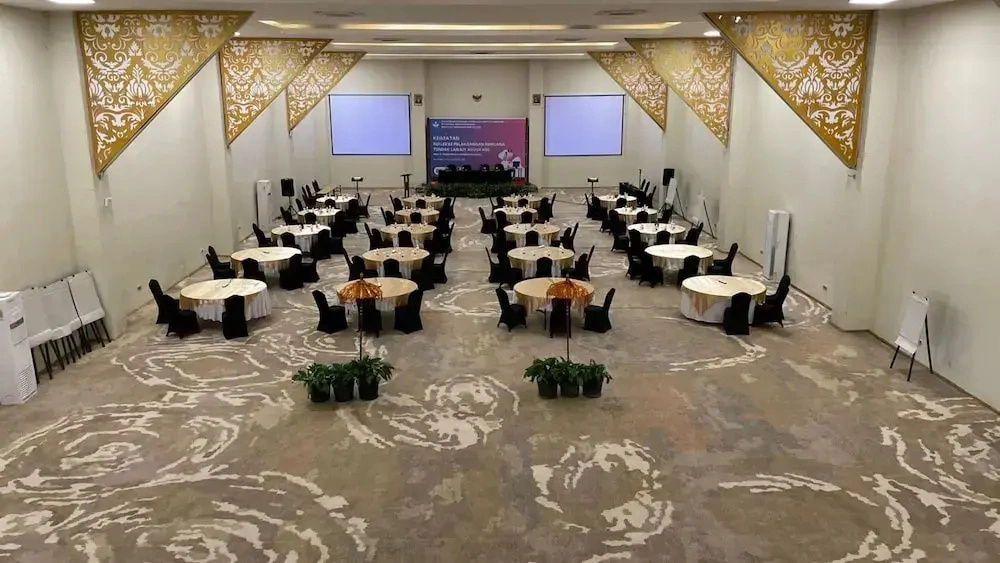 Raja Hotel Kuta Mandalika Powered by Archipelago