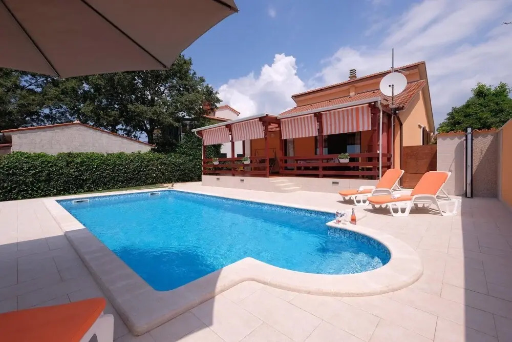 Holiday Home "marlena" Relaxing House With Pool