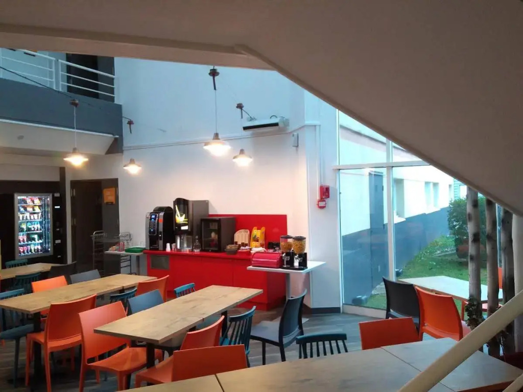 Hotel F1 Maurepas