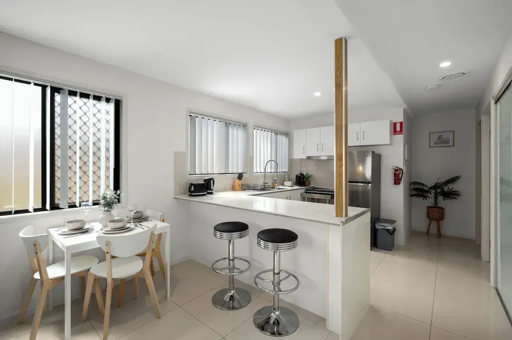 Smart Suites Self Check-in Apartments - 144 Dixon