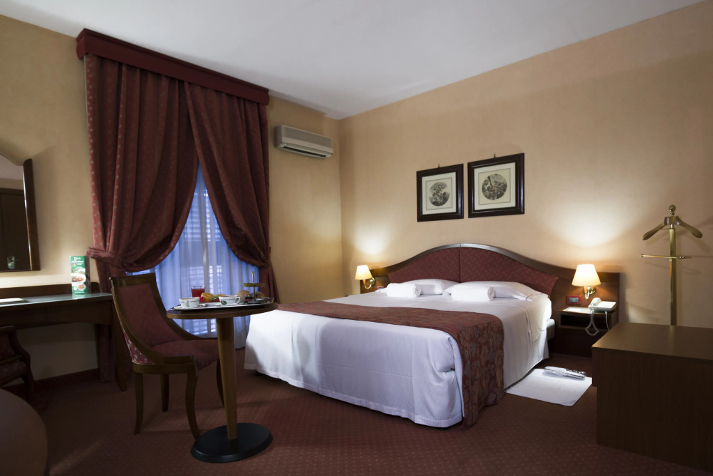 Massimo Plaza Hotel