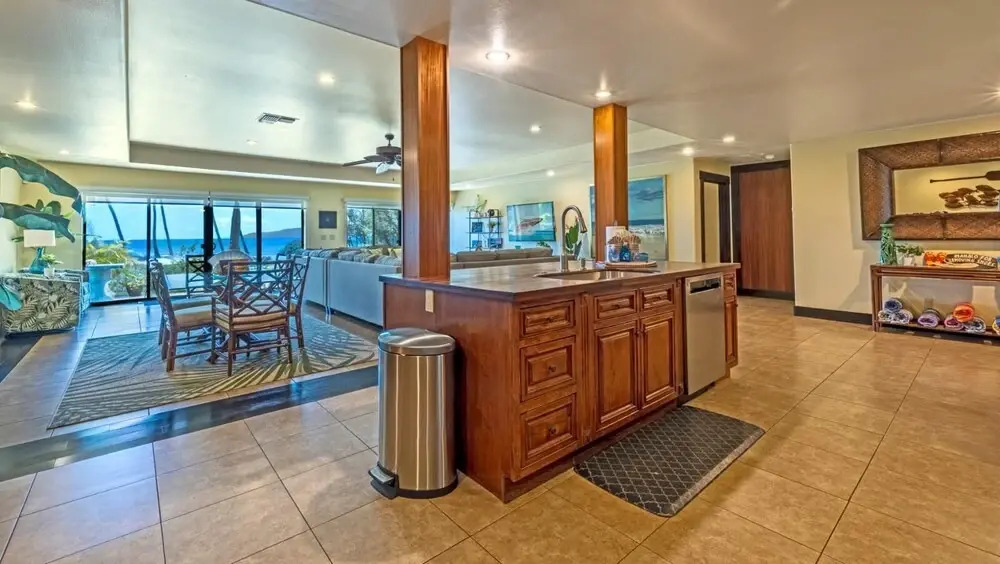 K B M Resorts- Hale-1470 Presidential 3bd, 3ba Beach-front Estate, A/c, Private Yard!