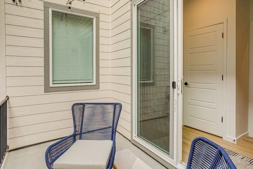 Great for Families! Newly Built Home in Aurora