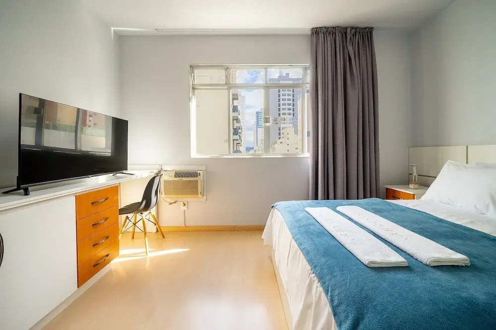 Well Equipped apt in BC Center 300m fr/ sea Ecp055