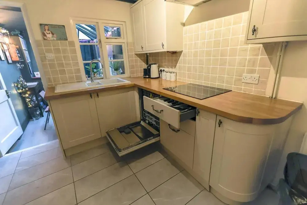 Beautiful 3-bed Cottage in Burnham-on-crouch