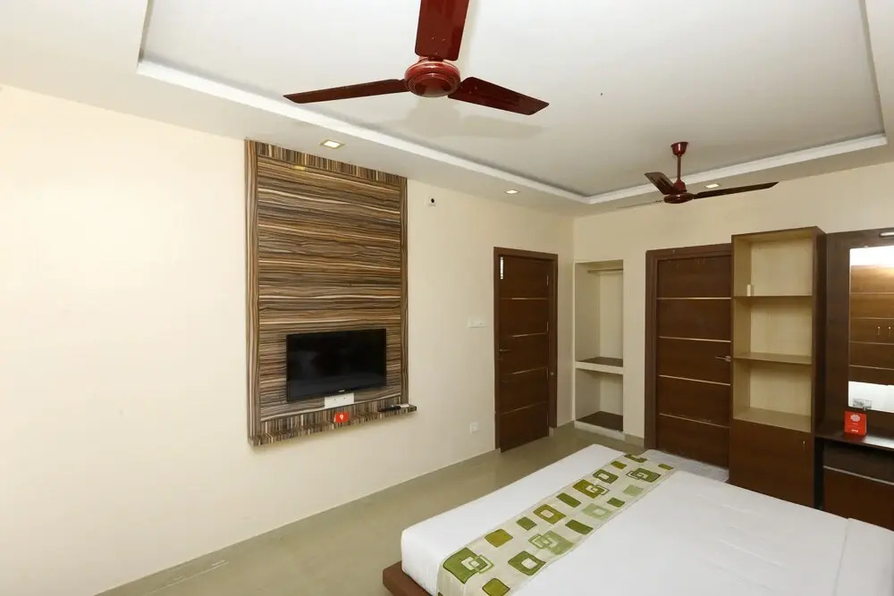 OYO 5323 Kamadenu Residency