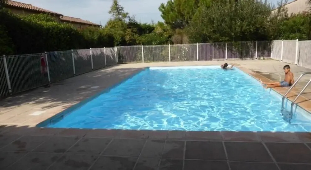 Piscine-Jardin-Parking 4 lit Proche Cité