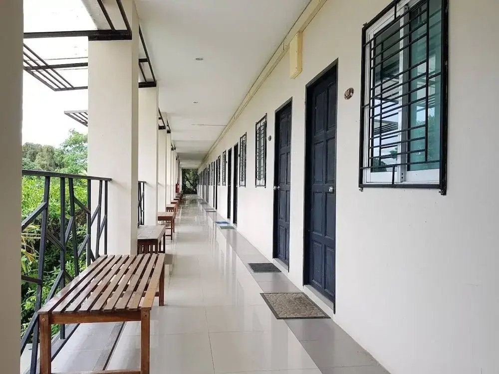 Rayonghouse Resort