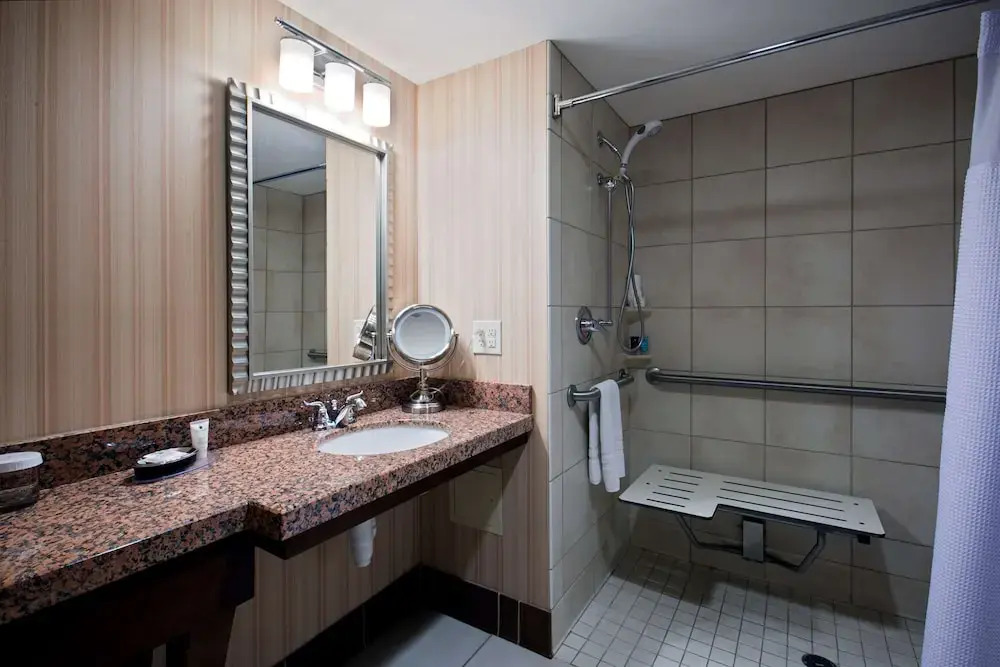 Crowne Plaza Milwaukee West