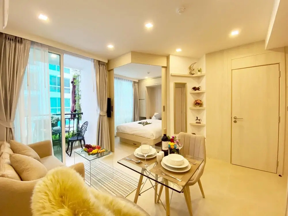 Modern 1 Bedroom Condo D418