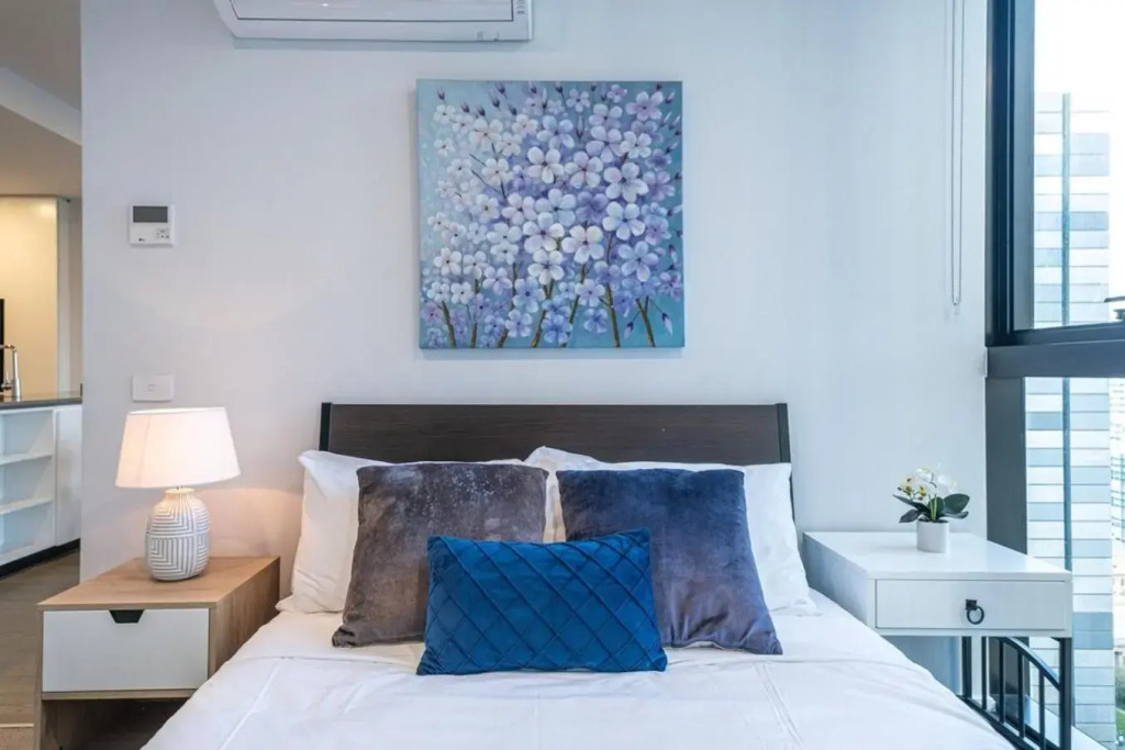Spectacular High level 2BR apt in Melbourne CBD