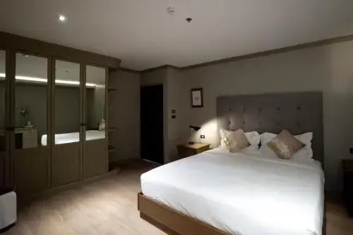 Thea, Executive Suite Serviced Apartment in Ekamai