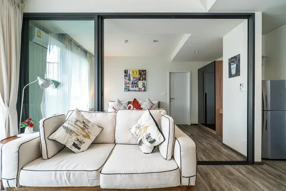 D189 - Convenient Apartment in The Deck Condo Pool gym and Laundry Room