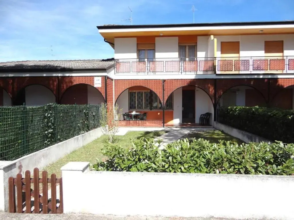 Beautiful House With Garden Near the Beach by Beahost Rentals