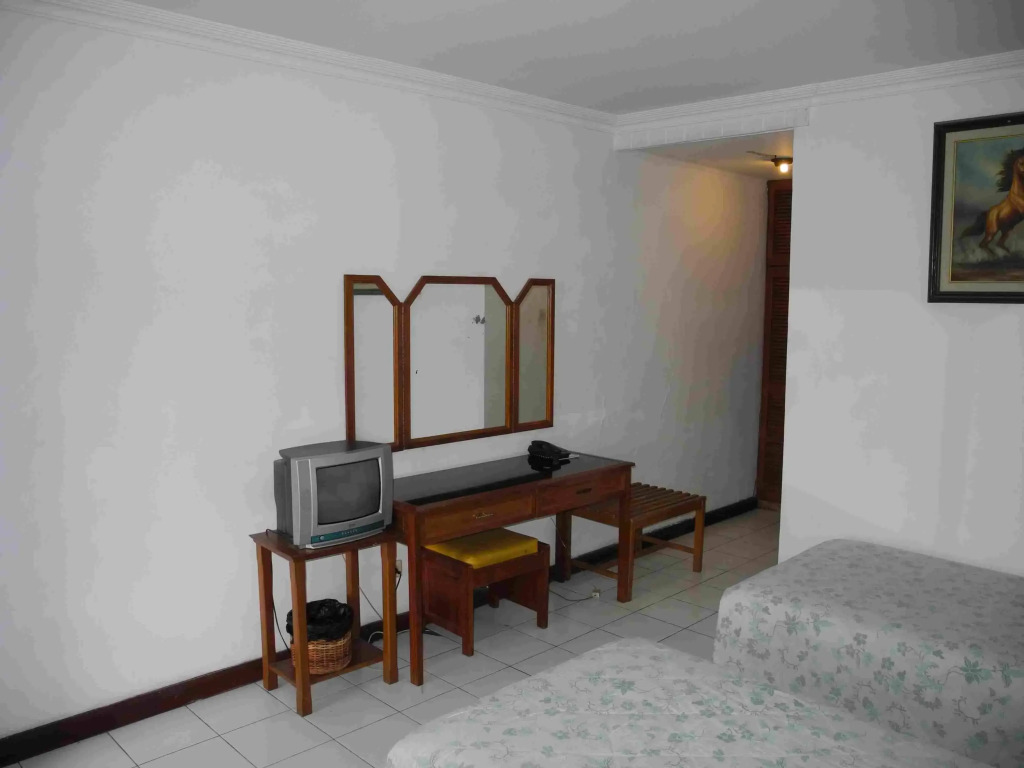 Aster Hotel & Restaurant