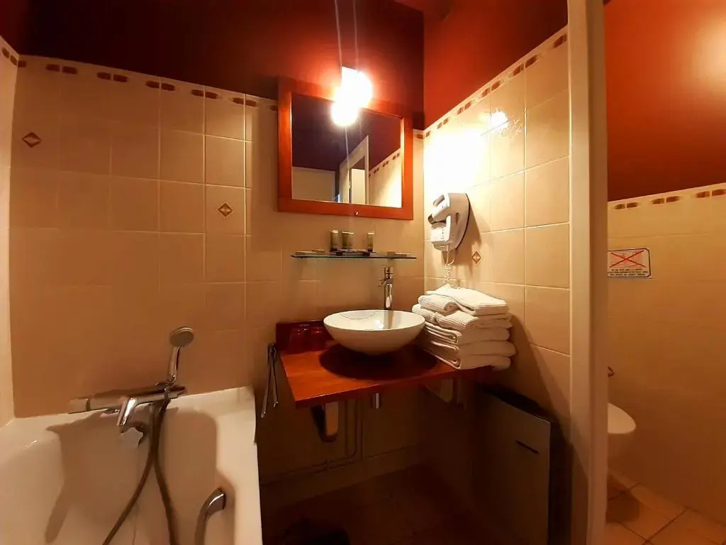 Hôtel Le Chatellier - Piscine chauffée davril à octobre
