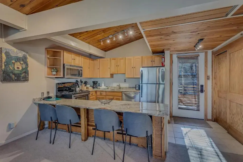 Laurelwood Condominiums Studio Premier Unit 114