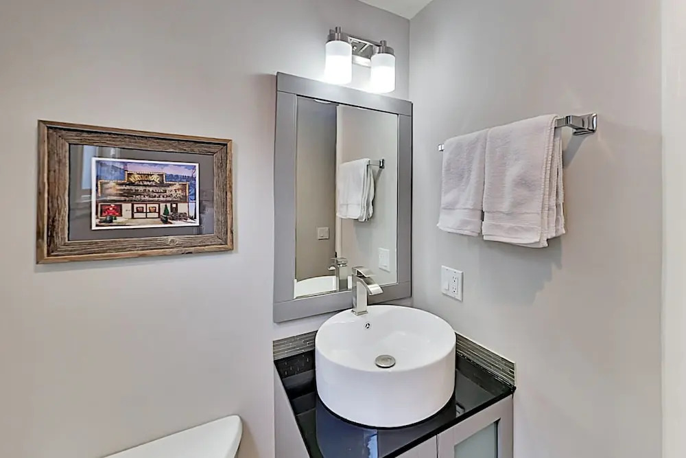 Old Town Hideaway - Steps To Main Street & Resort 2 Bedroom Condo