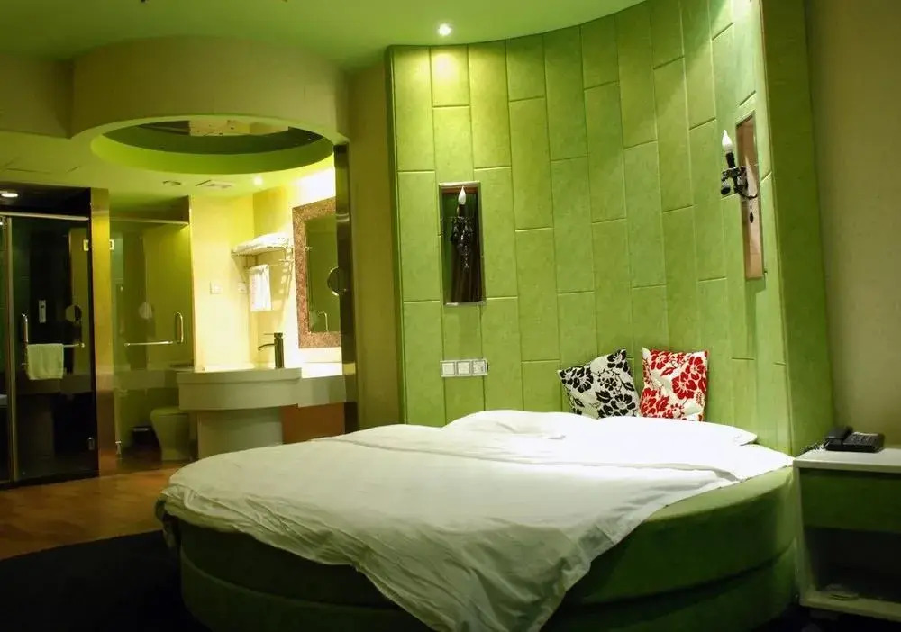 Ningbo Qingcheng Fashion Hotel