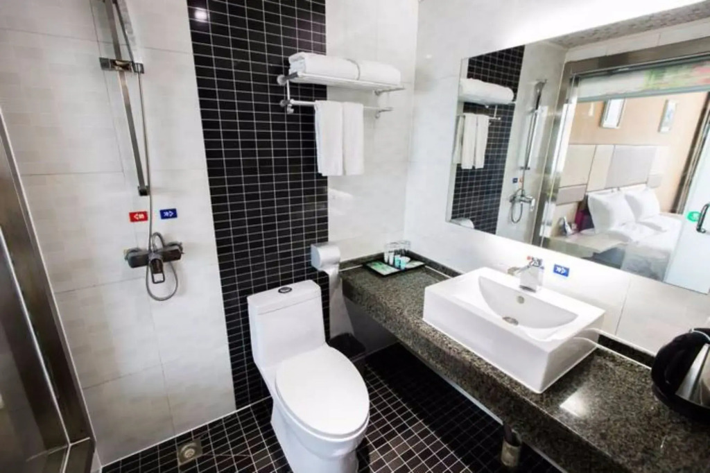 Jun Yi Business Hotel