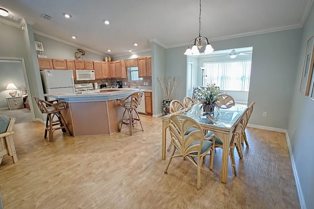 Five Forks Trail Home 3 Bedroom by The VIR Group