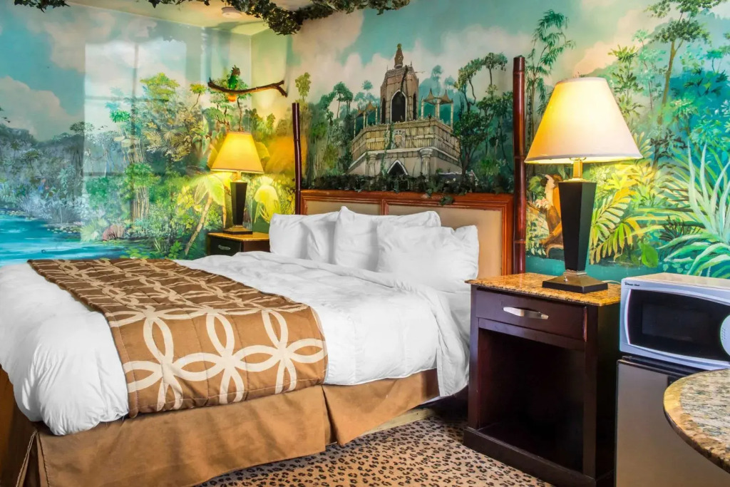Deluxe Inn