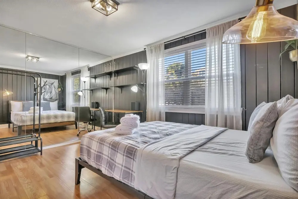 Swann Ave 2B Sleeps 6 Walk 2 Bayshore Hyde Park