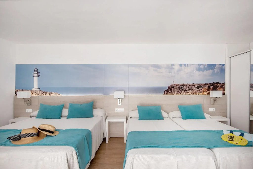 Hostal Es Pi - Emar Hotels